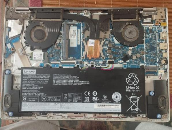 Image 4 of Lenovo 2 in 1 Yoga 530 14ikb laptop for spares or repair