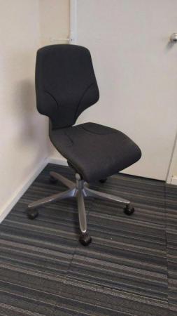 Image 13 of Giroflex boardroom/conference/office/meeting/business chair