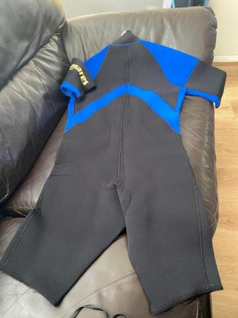Image 2 of Like New Mares Wet Suit. Men’s Shortie Size 3
