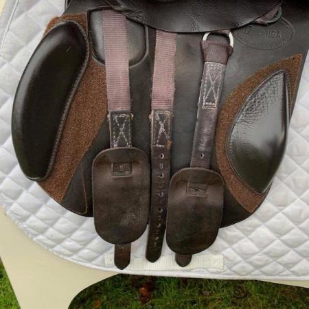 Image 7 of Kent & Masters 17” S-Series Anatomic saddle
