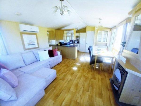 Image 2 of Willerby Granada 2 bed mobile home UK Showground