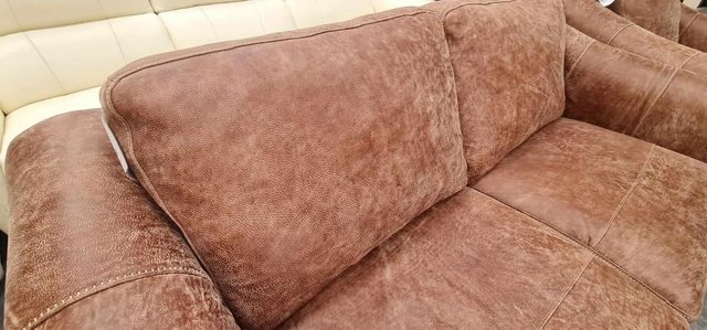 Image 7 of Galleria utah tan leather 2,5 seater sofa and 2 armchairs
