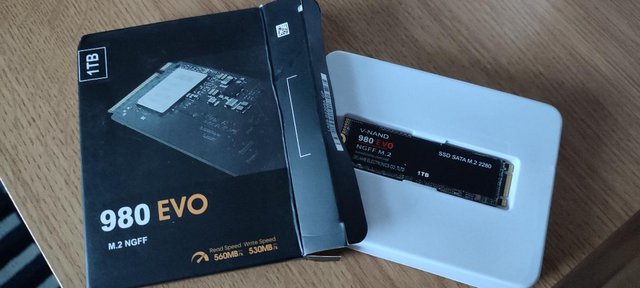 Preview of the first image of 1tb SSD Sata HD. M.2 NGFF / NVME - 560mb p/sec Read £70 ono.