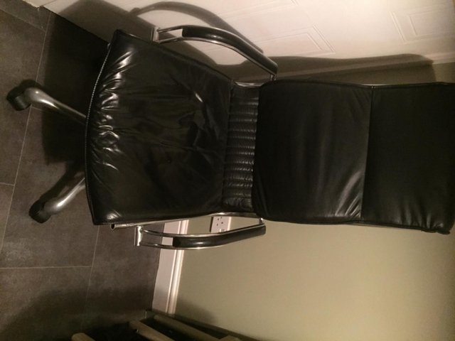 Preview of the first image of Office Chair in good condition.