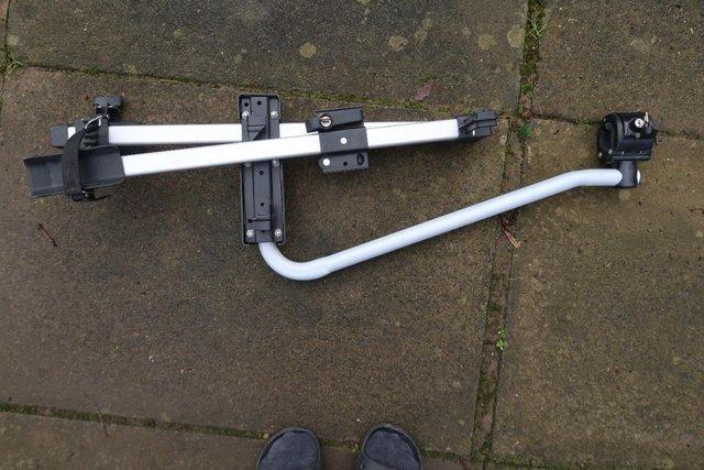 Image 1 of HALFORDS ROOF BAR DELUXE CYCLE CARRIER