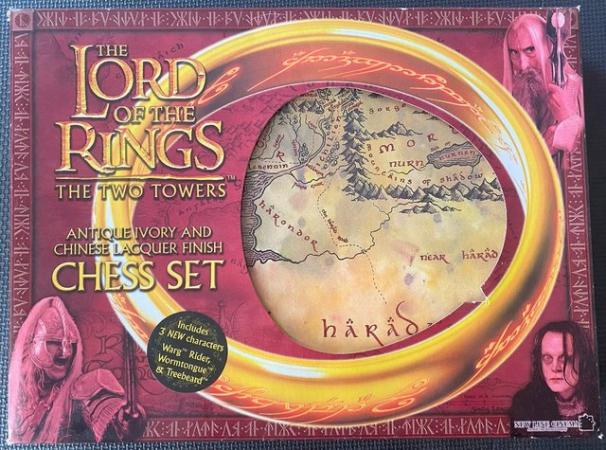 Image 1 of The Lord of the Rings The Two Towers Chess set