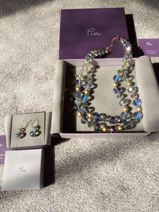 Preview of the first image of 'Pia' necklace and earrings set.