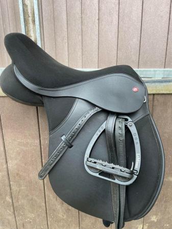 Image 2 of 17” black thorowgood T4 cob saddle