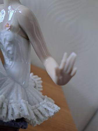 Image 2 of Lladro Recital figurine 010.05496