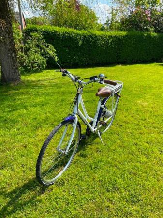 Image 3 of Victoria Pendleton Somersby Electric Bike