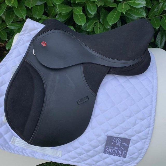 Preview of the first image of Thorowgood T4 15.5  inch Pony Club saddle.