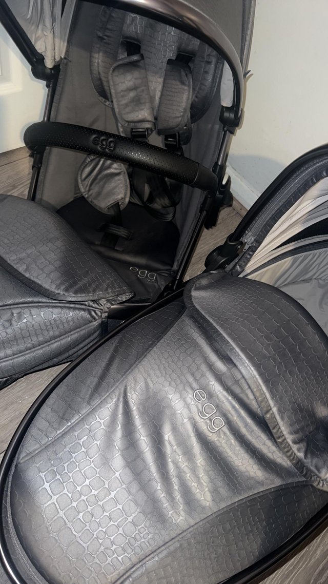 Preview of the first image of Egg2 travel system second hand.