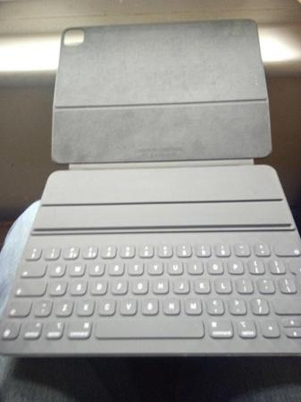 Image 1 of Apple magic I-pad smart keyboard folio unused black