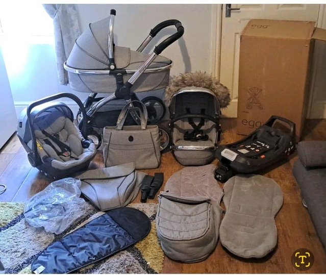 Preview of the first image of Egg 3 in 1 travel system for sale.