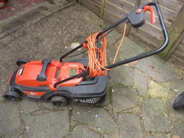 Image 1 of Electric Lawnmower Black and Decker