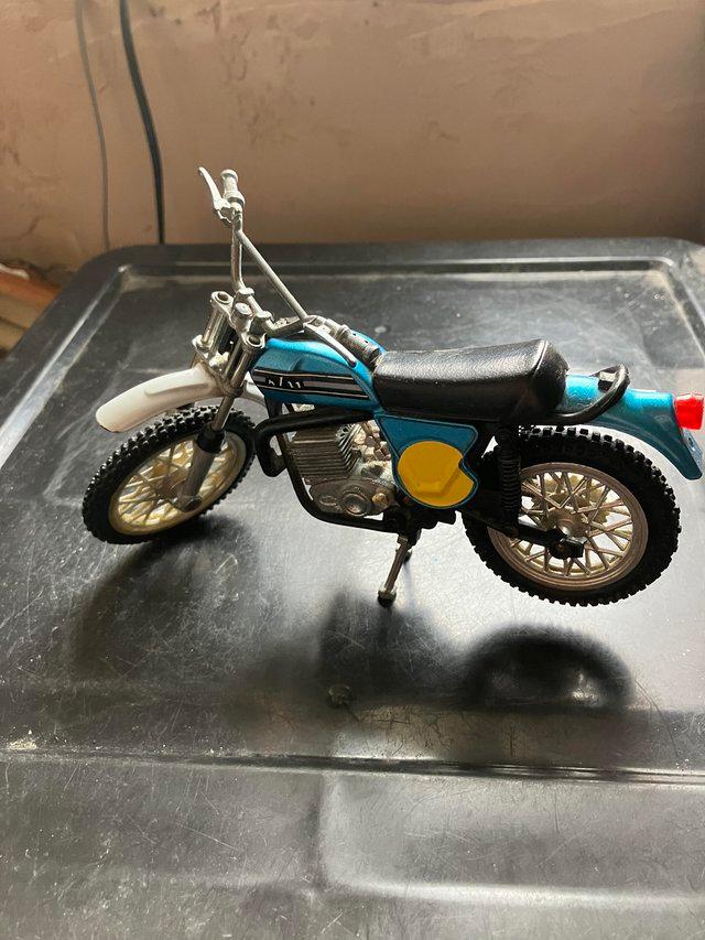 Preview of the first image of Model motorcycle (blue and black).