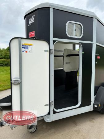 Image 16 of Ifor Williams HB506 Horse Trailer MK2 Black 2014 PX Welcome