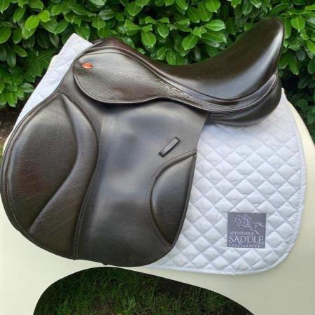 Image 1 of Kent & Masters 17.5 inch  S-Series Compact saddle