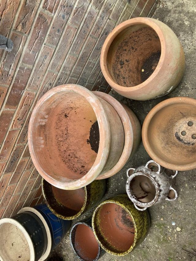 Preview of the first image of 10 Used Flower pots for sale.