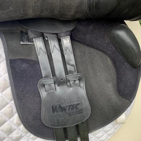 Image 9 of Wintec 17.5 inch black jump saddle (S3026)