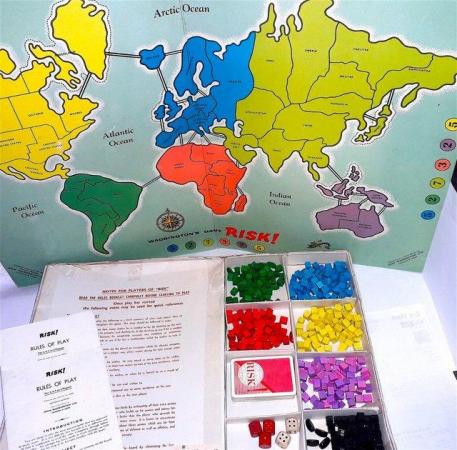 Image 2 of RARE 1960's BOARD GAME ** RISK ** COMPLETE - Lid Shabby