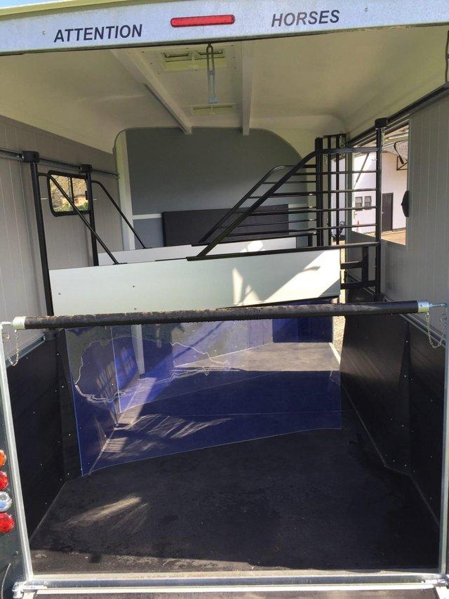 Preview of the first image of Cheval Minimax MAXI 3 2 horse 3 pony trailer NEW.