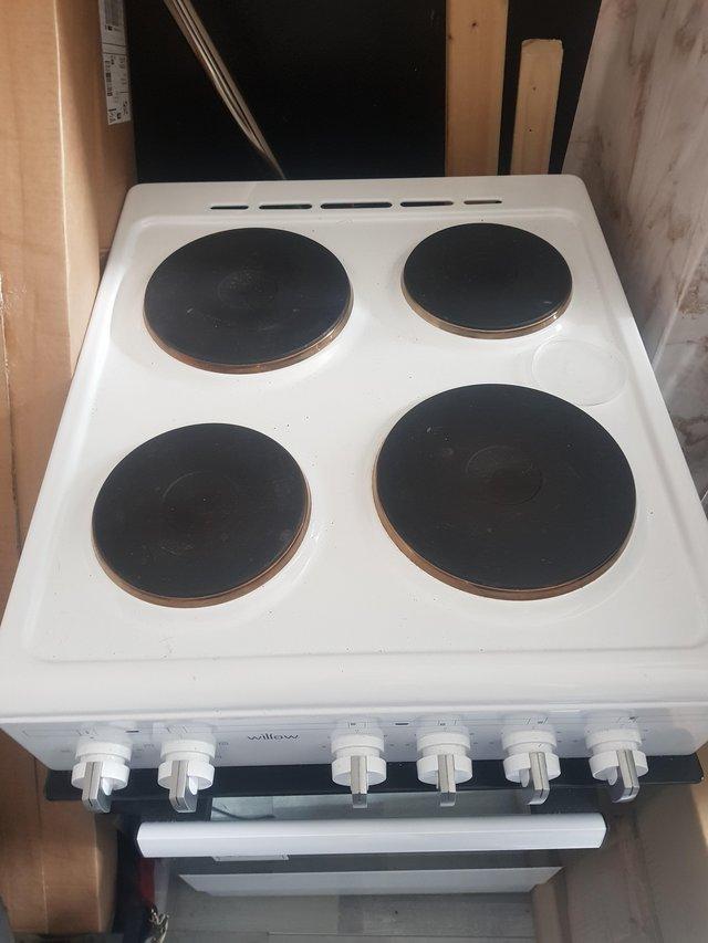Preview of the first image of Willow electric oven like new.