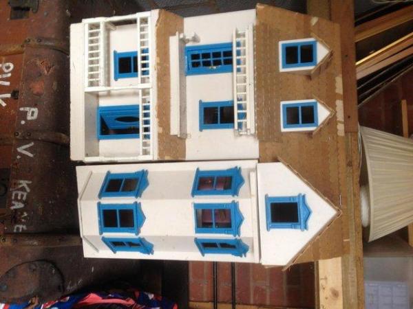 Image 2 of Dolls House blue and cream large