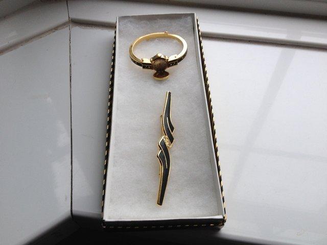 Preview of the first image of Ladies clasp watch in very good condition.