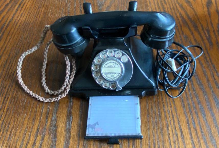 Preview of the first image of 1940’s Bakelite Telephone.