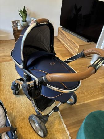 Image 2 of EGG Travel System with stroller, bassinet and accessories