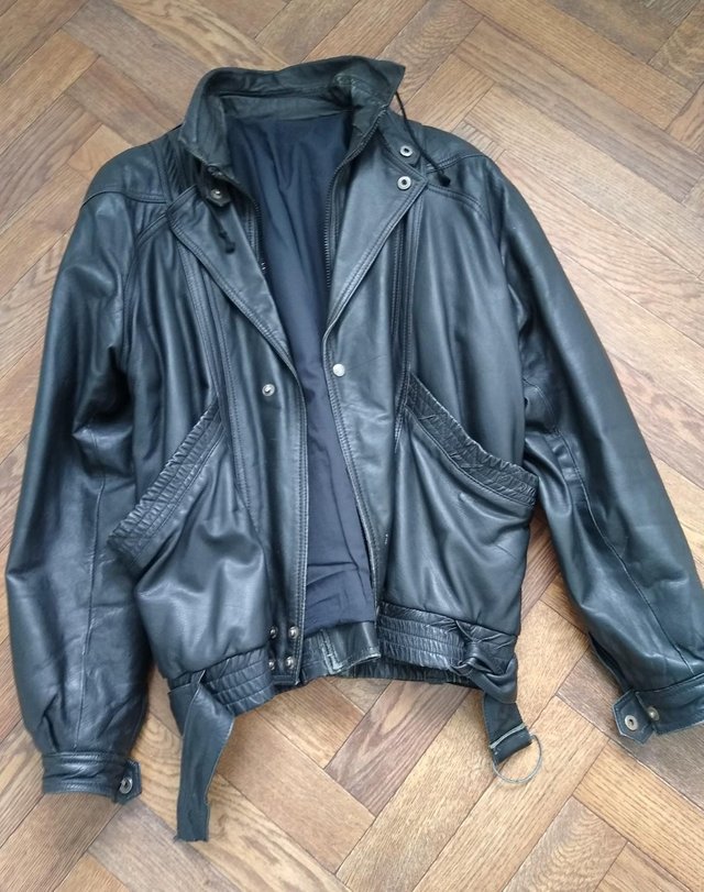 Preview of the first image of ClassicMan leather jacket a roomy Medium very comfy and warm.
