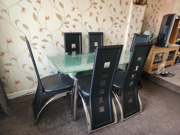 Image 2 of Glass Extendable Table and 6 chairs