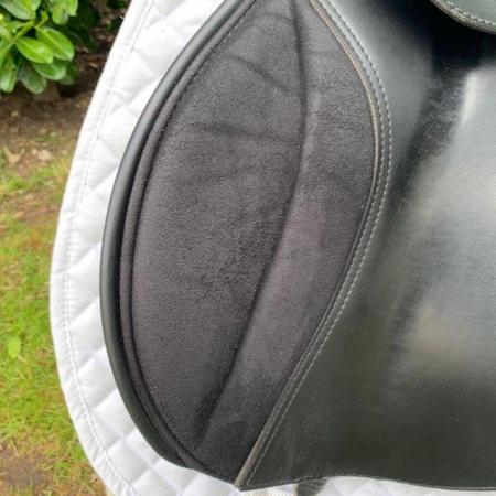 Image 3 of thorowgood T4 17 inch gp saddle