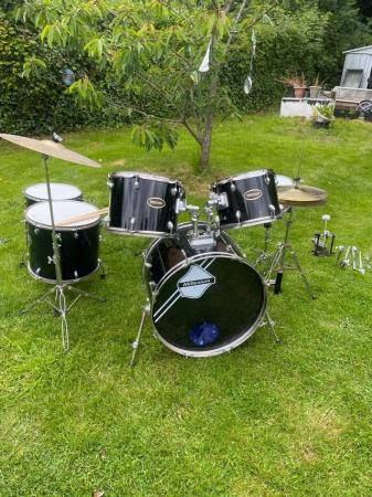 Image 2 of Full drum set with full set of new skins.