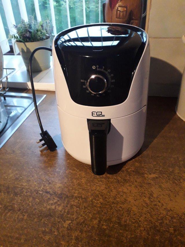 Preview of the first image of E G L ...AIR..FRYER..........................................