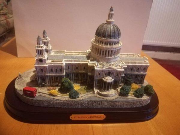 Image 3 of St. Paul's. cathedral collectable heritage model