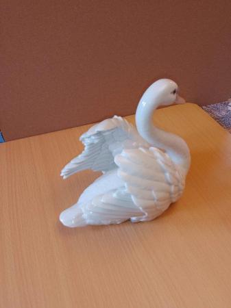 Image 3 of Lladro Swan 5231 in mint condition