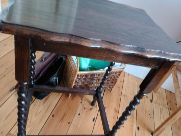 Image 2 of Table small original wood in a very good condition