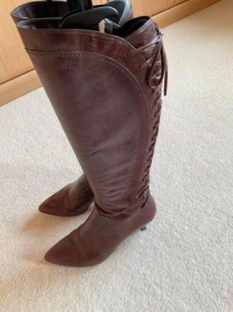 Image 3 of LADIES BROWN LEATHER BOOTS - size 39