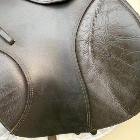 Image 13 of Kent & Masters 17” S-Series Anatomic saddle