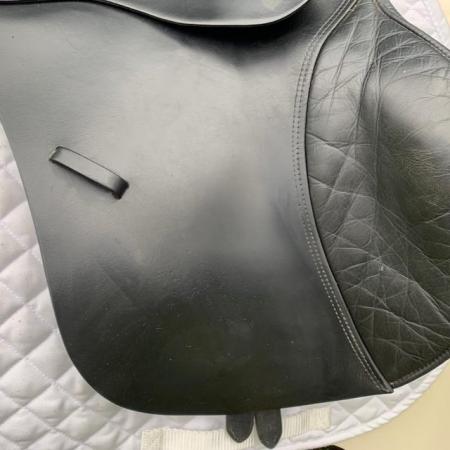 Image 17 of Kent And Masters 17 inch Jump saddle
