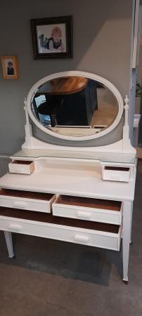 Image 3 of Vintage dressing table with 6 drawers and a rotating oval mi