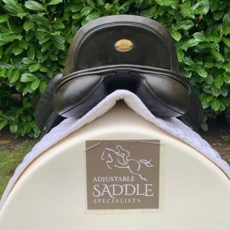 Image 14 of Fairfax 17.5” Original Monoflap Dressage saddle