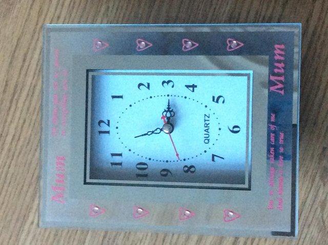 Preview of the first image of MUM - Mantle clock glass casing.