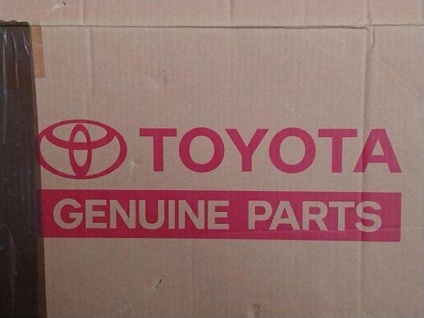 Image 2 of TOYOTA PREVIA 02-ON LUGGAGE COVER NEW