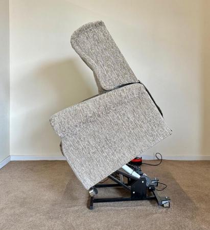 Image 10 of WILLOWBROOK ELECTRIC RISER RECLINER GREY CHAIR ~ CAN DELIVER