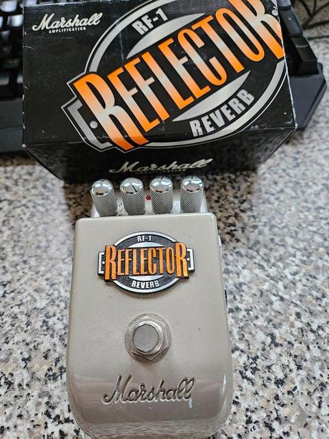 Preview of the first image of Marshall RF-1 Reflector pedal.