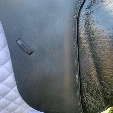 Image 13 of Kent & Masters 17 inch  S-Series High Wither Dressage Saddle
