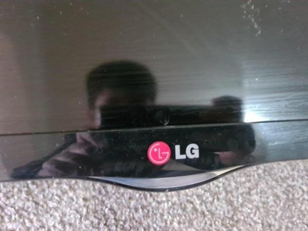 Image 5 of LG TV 32inch With Wallmount Good Condition